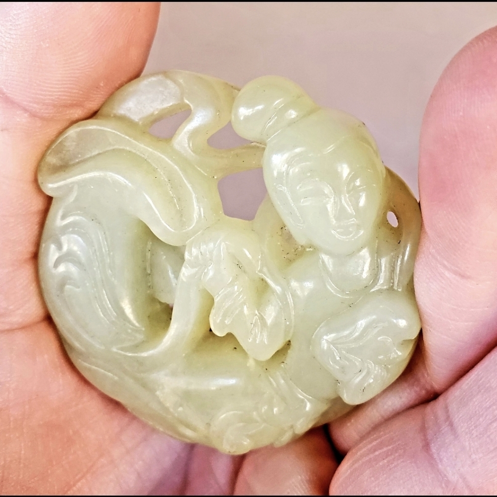 New Amazing Huge Carved Indian Agate Pendant.